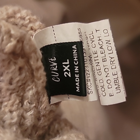 Boat neck or off shoulder sweater 🤎 - Picture 15 of 15